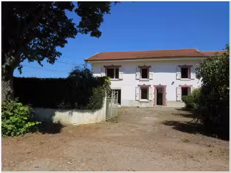 une grande maison de 220 m² de potentiel sur un grand terrain de plus de 5500 m², bien iso