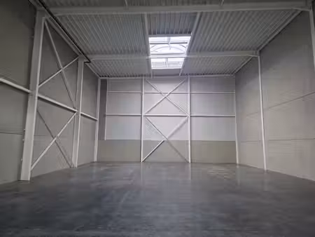 unité neuve 360m² (15 x 24m) +2p - hauteur 8m - zoning nord