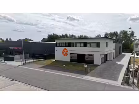sint-niklaas: uniek kantoorgebouw te koop met magazijn