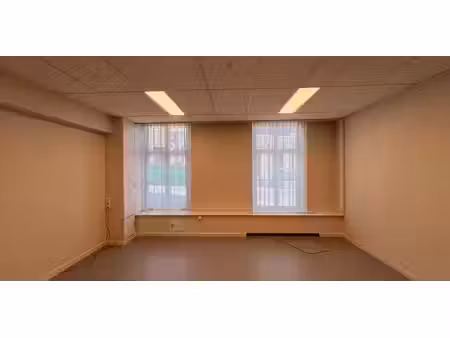 bureau à louer à gent pour € 575