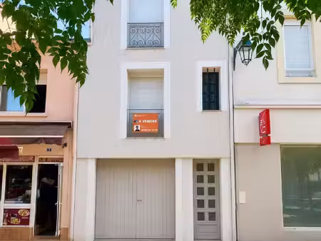 maison de ville avec terrasse, balcon et garage