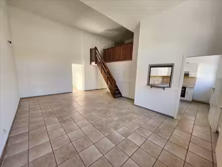 location appartement 4 pièces 122m²