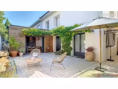 villa 5 pièces 143 m²