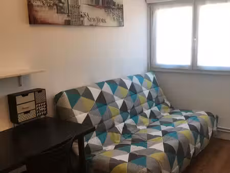 studio 1 pièce - 10m2- face au château
