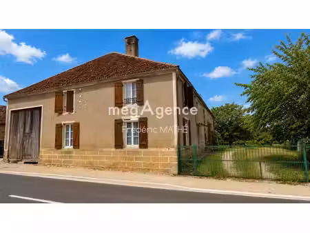maison ancienne + granges + dépendances sur 2 174 m²