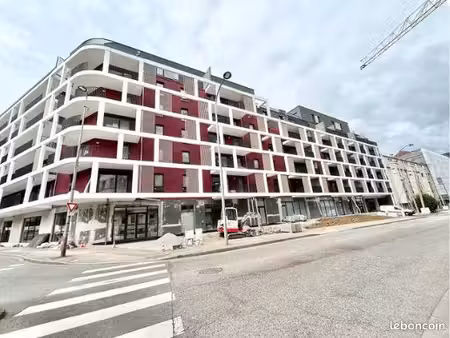 appartement 2 pièces 40m² à louer - rue aux arênes à metz
