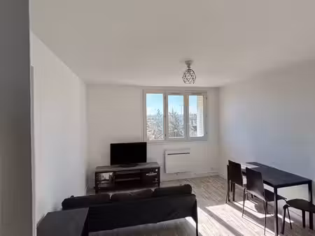 grand 2 pieces dernier etage