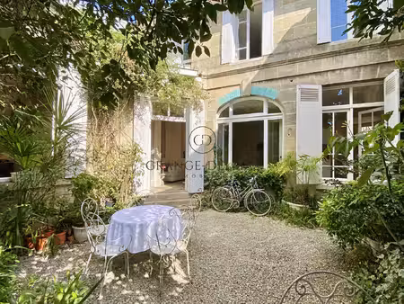 maison en pierre à bordeaux saint-genès avec 2 chambres au rdc, jardin et prestations anci
