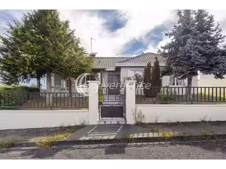 maison année 70 avec 3 chambres à saint junien