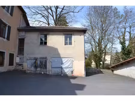 2 garages à pont de roide + surface brute de 28.5m2 à aménager