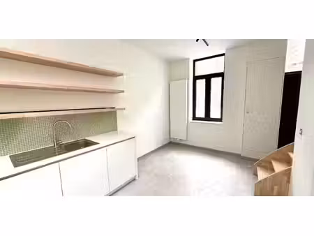 maison deux facades à louer à gent pour € 900 avec 1 chambre à coucher