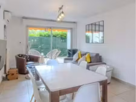 a louer de janvier a juin 2027 appartement t4 3 chambres avec 2 places