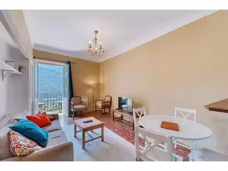 sigale – appartement 2 pièces, balcon et vue panoramique