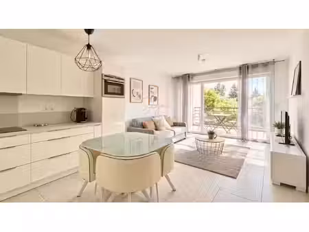 appartement t2 avec terrasse et garage marseille 9eme - le