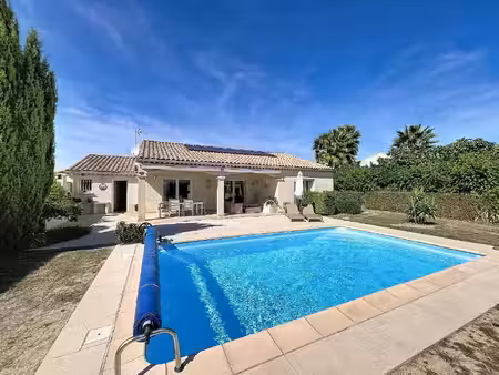 proche beziers, villa de plain-pied avec piscine, beaux extérieurs et vue panoramqiue
