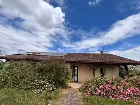 location maison 4 pièces 107 m² à saint-martin-le-châtel (01310), 970 €