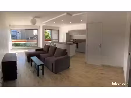 lyon 8e – grand t3 meublé de 79 m² avec balcon