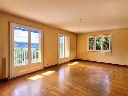 appartement t3 de 72 m² avec balcon, garage et cave, proche centre-ville