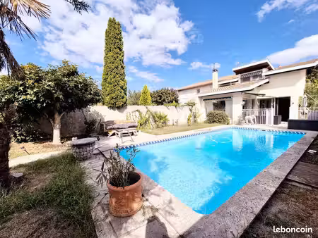 maison 6 pièces 140 m²