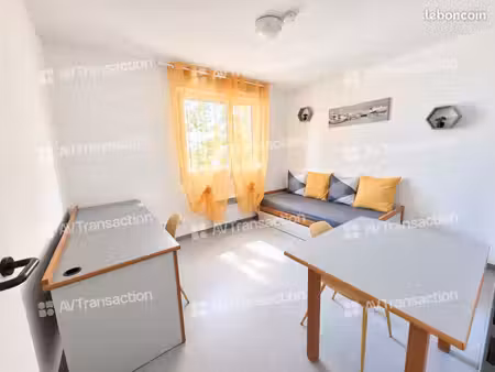 studio 19m²- rénové - métro garibaldi - totalement libre