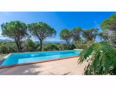 vidauban - maison 4 pièces - 125 m² - terrain 2 500 m² - piscine