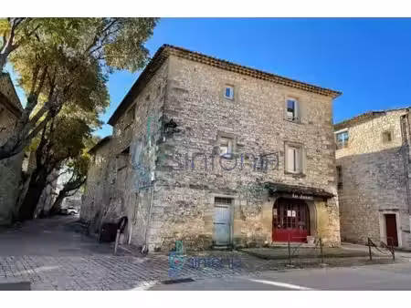 maison de village à rénover. 120 m2. terrasse 15 m2. prix at