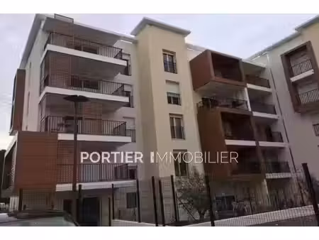 location garage à antibes (06600)