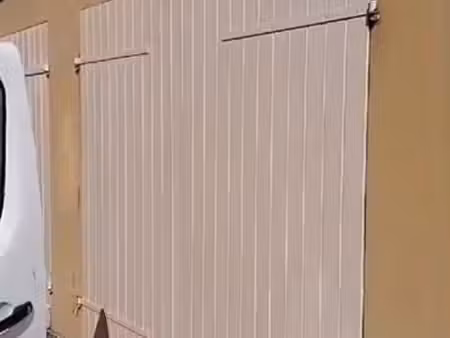 loue box / garage fermé et sécurisé - 12m² - bourges aeroport (résidence des goulevents)