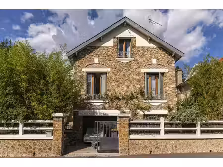 maison de luxe à vendre dans le quartier la ville au bois