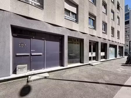 vente commerce 65m²