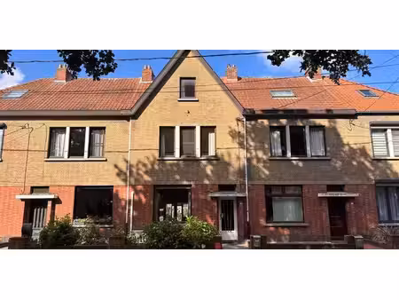 maison à louer à genk pour € 975 avec 3 chambres à coucher