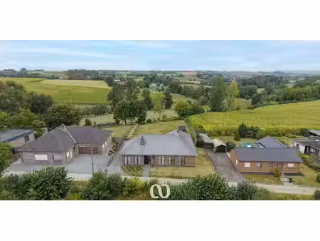 maison de plain-pied unique avec une vue magnifique.