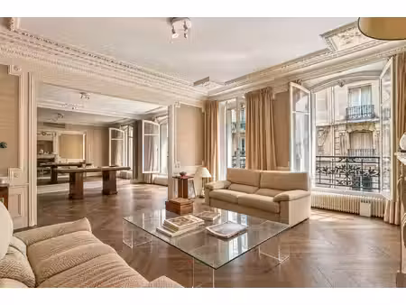 paris vii - appartement familial de 139m ² avec trois chambres