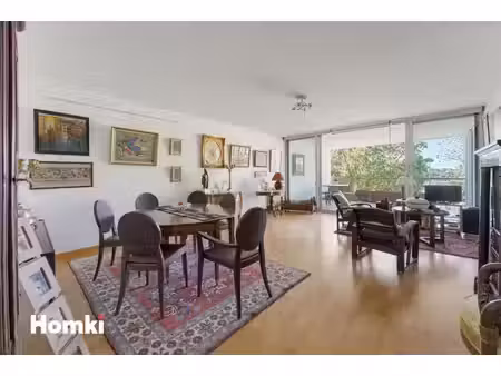 vaste appartement t4 avec vue sur la garonne et bordeaux
