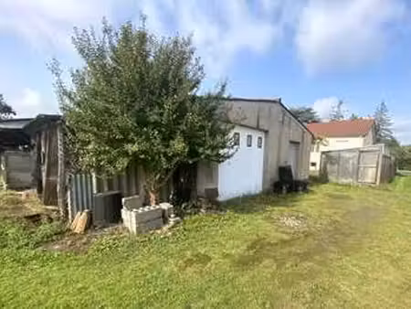 vente garage et parking à cugand (85610) : à vendre / 85m² cugand
