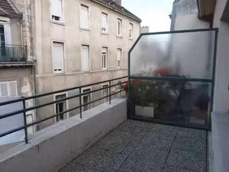 studio - 20 m² - 1 pièce
