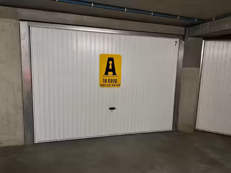 grote (dubbele) garage in centrum!