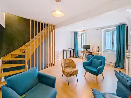 maison au cœur du village de bessenay, lumineuse, 3 chambres et plusieurs possibilités
