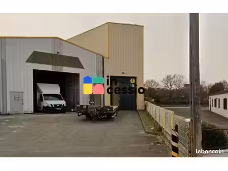 local industriel 780 m²