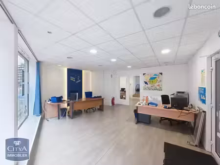 commerce 61 m²