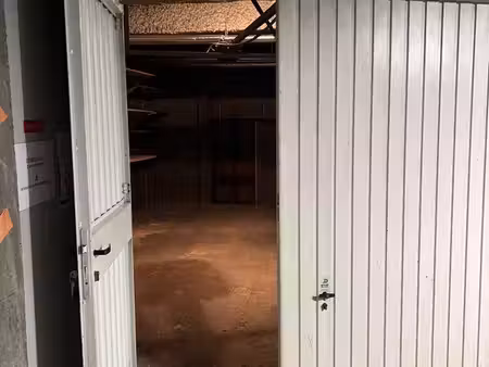 garage pour commerçant, centre-ville, le mansje