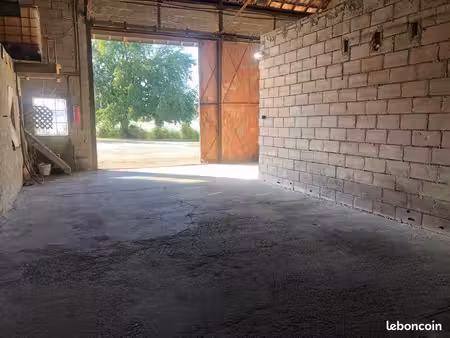 location place garage
