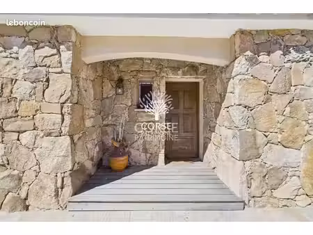 villa 8 pièces 220 m²