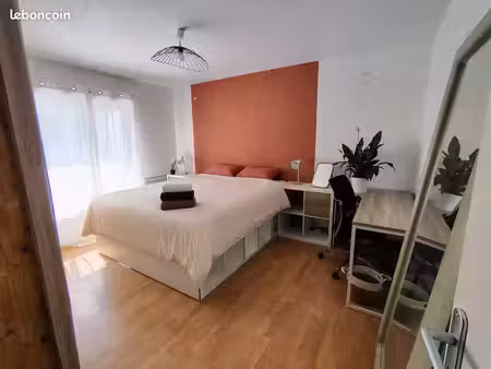 appartement t3 de 81 m2 - garage - jardin de 40 m2 - royan centre