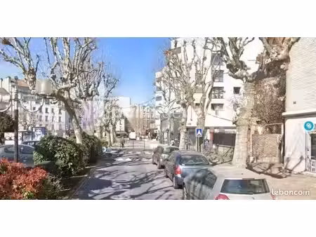 service immobilier 23 m²