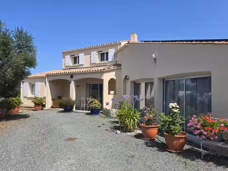 maison de luxe à vendre à saint-ouen-d'aunis