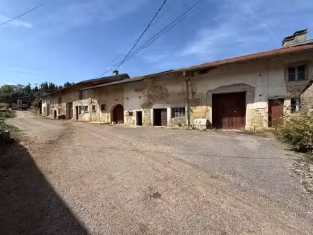 ensemble immobilier à rénover avec fort potentiel