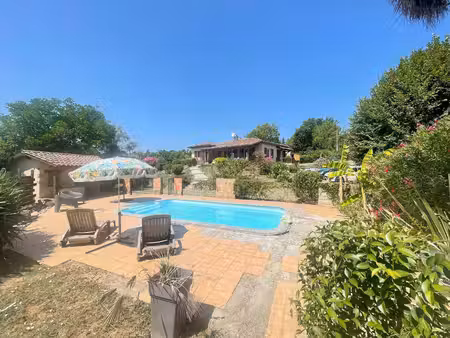 maison de 6 chambres avec piscine, parc paysager et vue dégagée, près de la réole