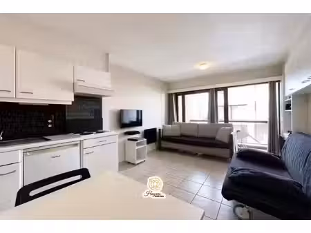 studio te koop in de panne | instapklare studio met schuin zeezicht op toplocatie