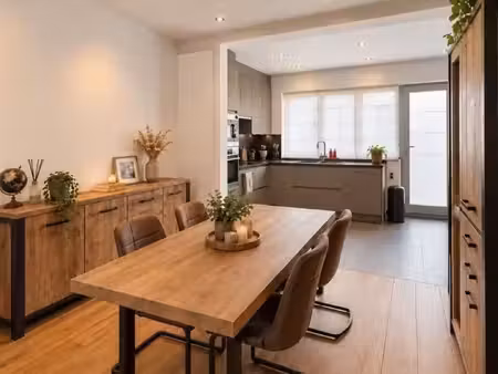 volledig gerenoveerde en instapklare woning met tal van mogelijkheden op een toplocatie in